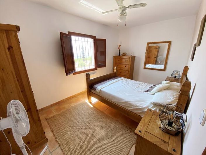 Image No.25-6 Bed Property for sale