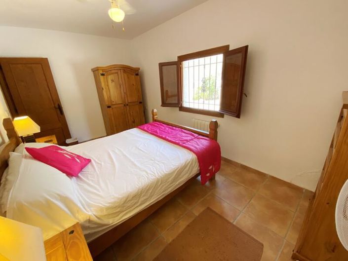 Image No.29-6 Bed Property for sale