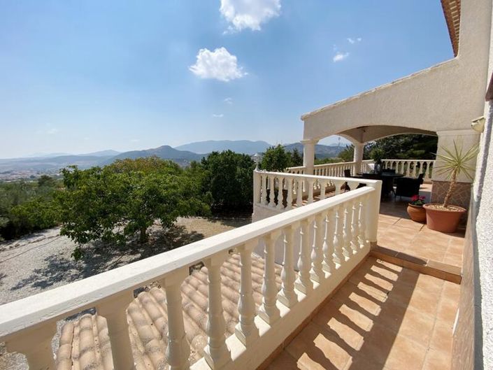 Image No.4-6 Bed Property for sale