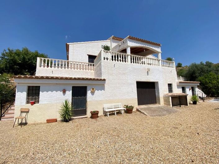 Image No.40-6 Bed Property for sale