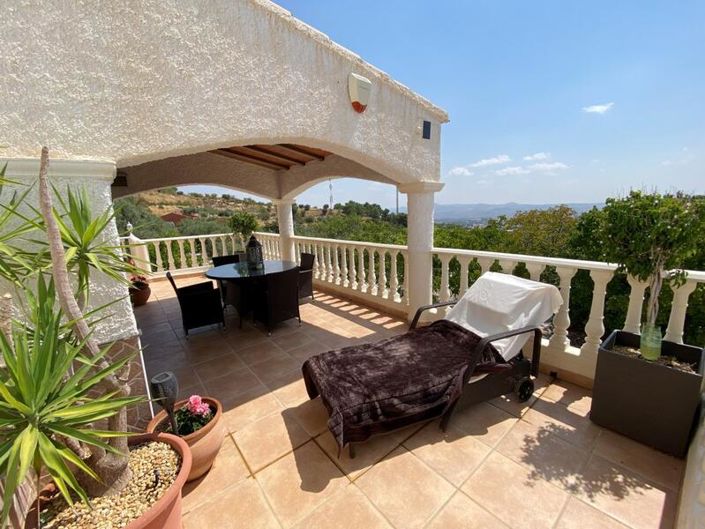 Image No.5-6 Bed Property for sale