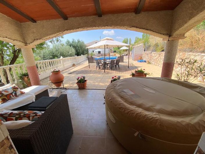 Image No.7-6 Bed Property for sale