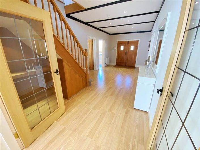 Image No.10-4 Bed Property for sale