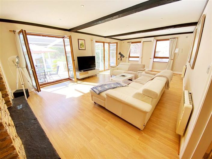 Image No.11-4 Bed Property for sale