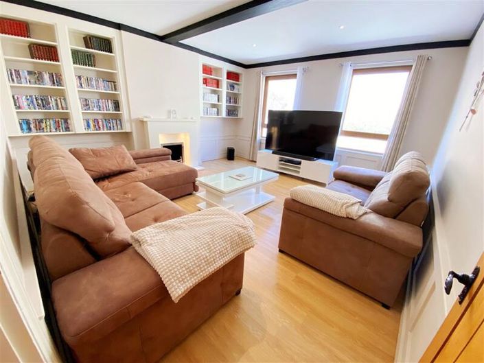 Image No.20-4 Bed Property for sale