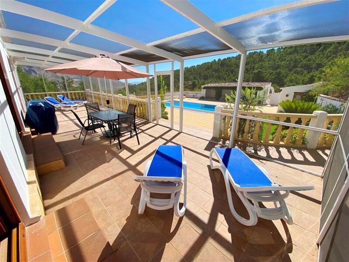 Image No.4-4 Bed Property for sale