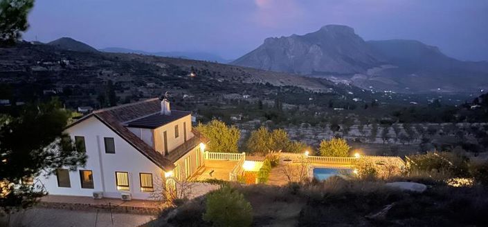 Image No.39-4 Bed Property for sale