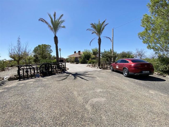 Image No.6-2 Bed Villa for sale