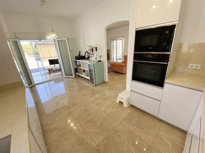 Image No.17-4 Bed Villa for sale