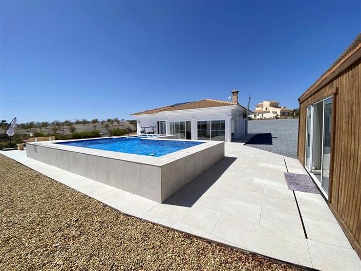 Image No.2-4 Bed Villa for sale