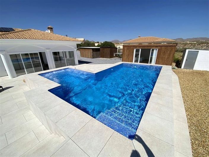 Image No.3-4 Bed Villa for sale