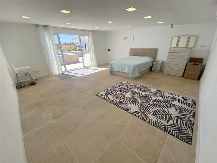 Image No.33-4 Bed Villa for sale