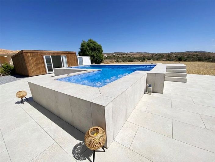 Image No.4-4 Bed Villa for sale