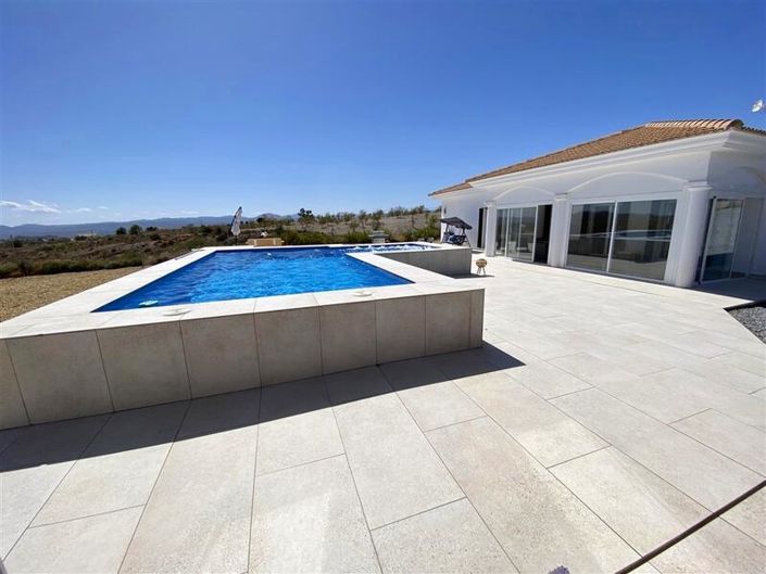 Image No.9-4 Bed Villa for sale