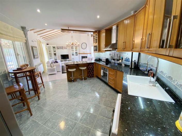 Image No.11-3 Bed Villa for sale