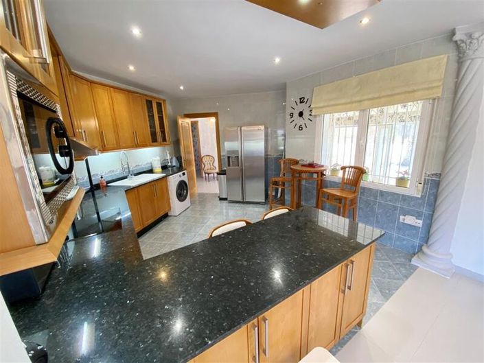 Image No.14-3 Bed Villa for sale