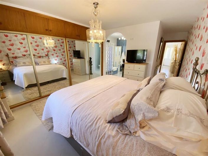 Image No.17-3 Bed Villa for sale