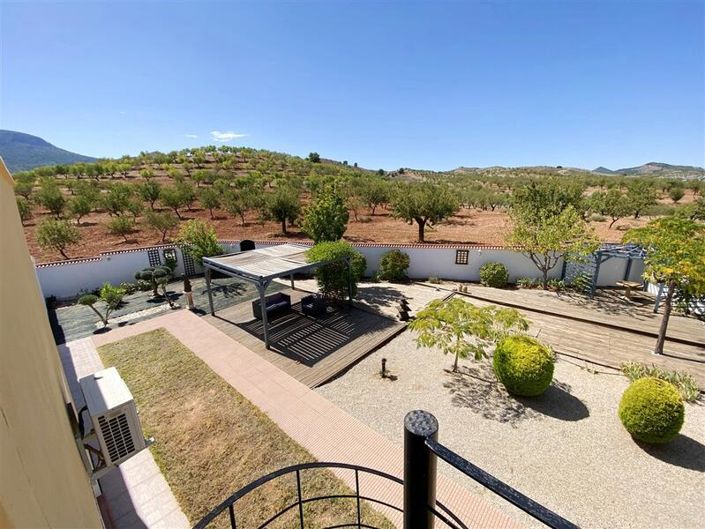 Image No.28-3 Bed Villa for sale