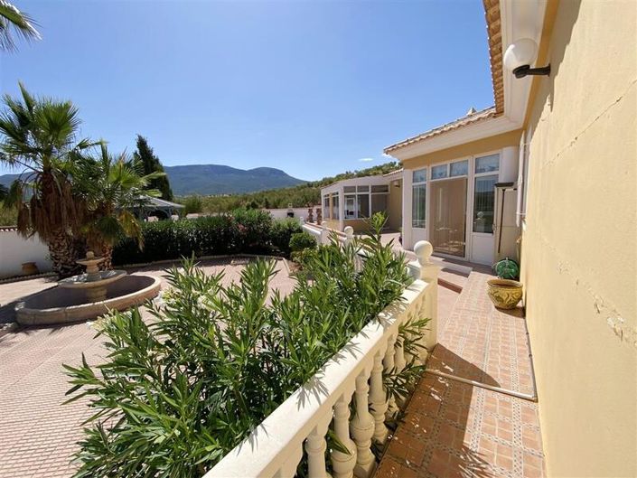 Image No.35-3 Bed Villa for sale