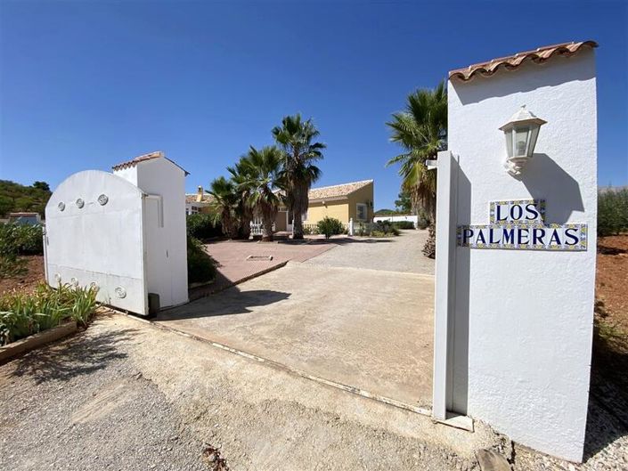 Image No.40-3 Bed Villa for sale