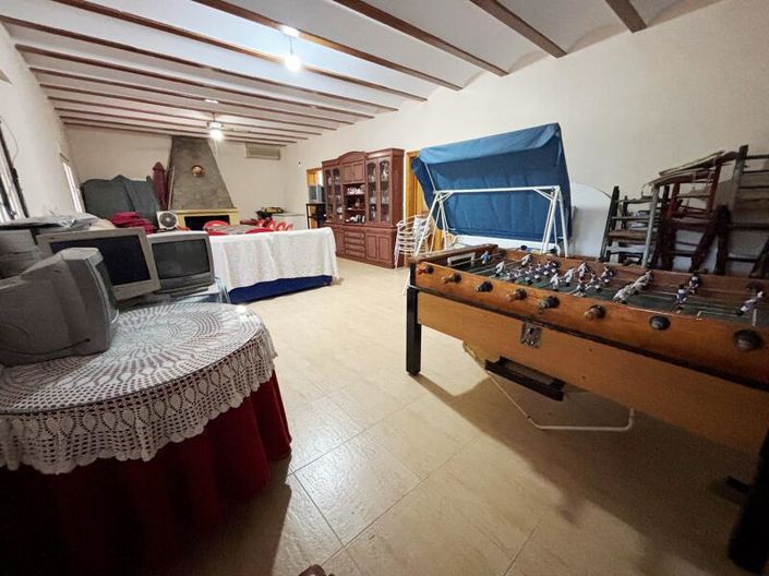 Image No.10-2 Bed Property for sale