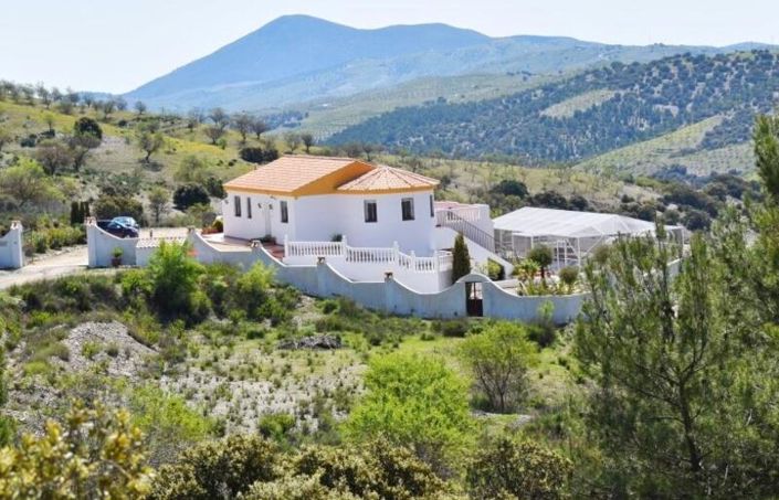 Image No.1-4 Bed Villa for sale