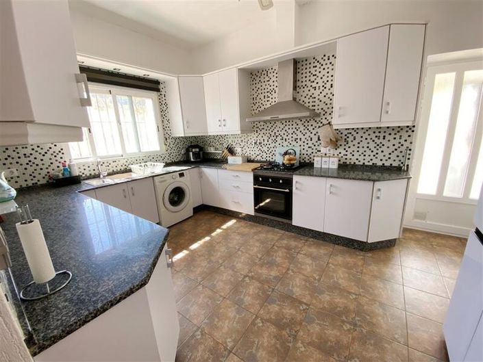 Image No.18-4 Bed Villa for sale