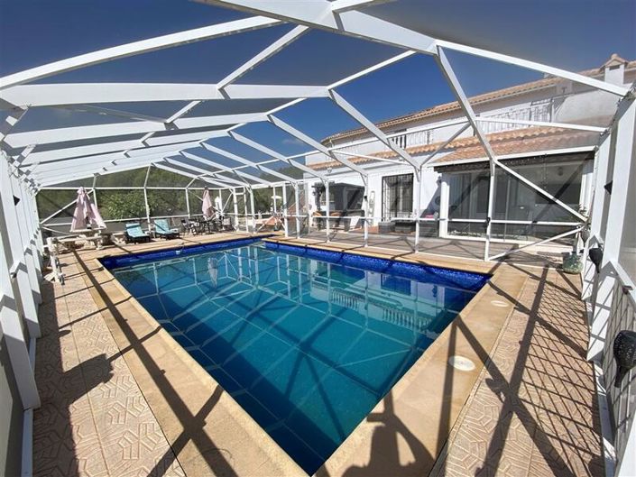 Image No.4-4 Bed Villa for sale