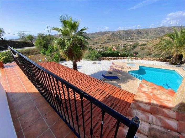 Image No.3-4 Bed Villa for sale