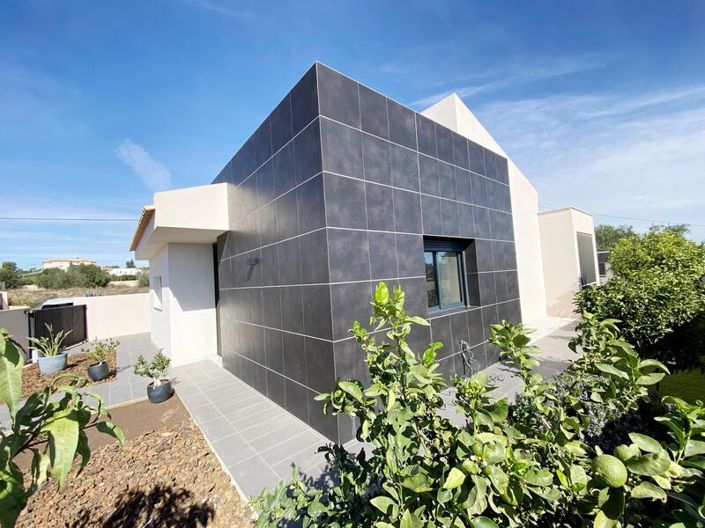 Image No.1-3 Bed Villa for sale