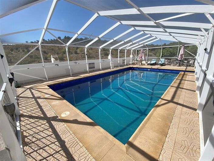 Image No.10-4 Bed Villa for sale