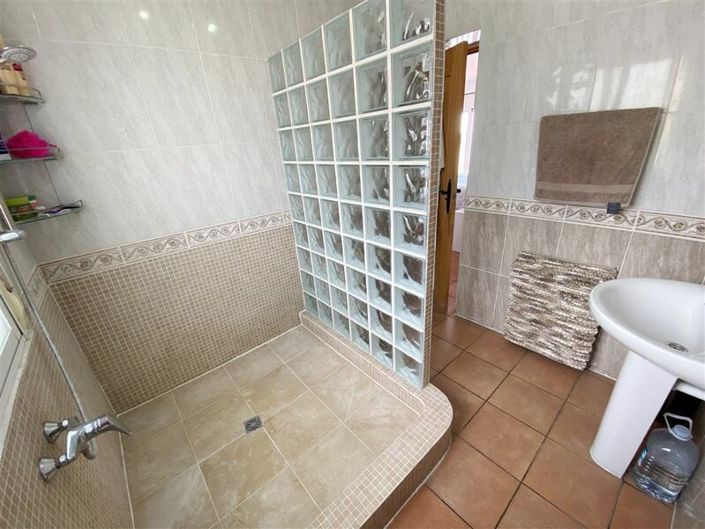 Image No.23-4 Bed Villa for sale