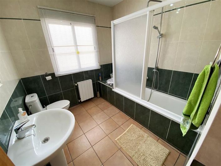 Image No.28-4 Bed Villa for sale