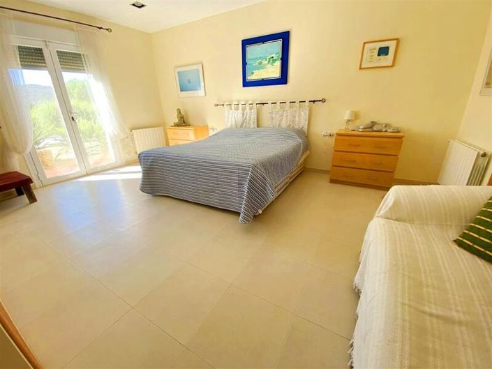 Image No.10-3 Bed Villa for sale