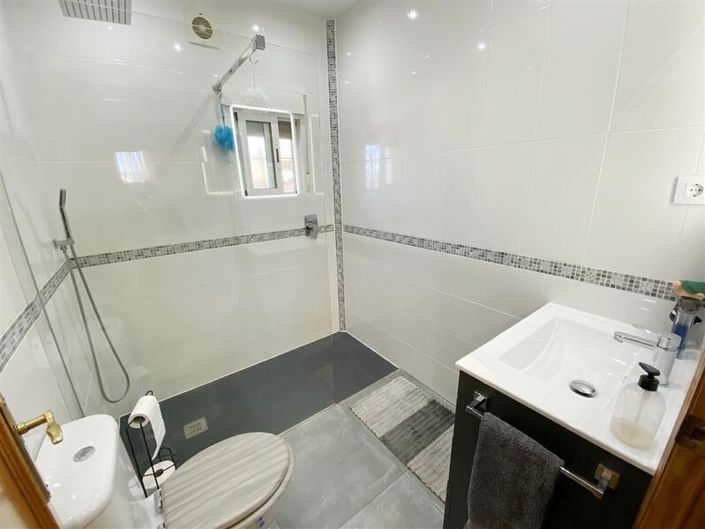 Image No.22-3 Bed Villa for sale