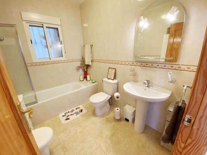 Image No.28-3 Bed Villa for sale