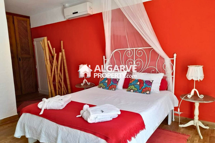 Image No.11-9 Bed Villa for sale