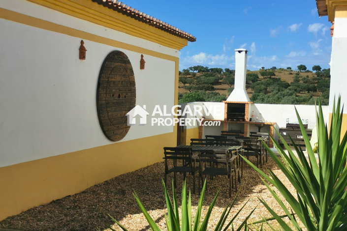 Image No.17-9 Bed Villa for sale