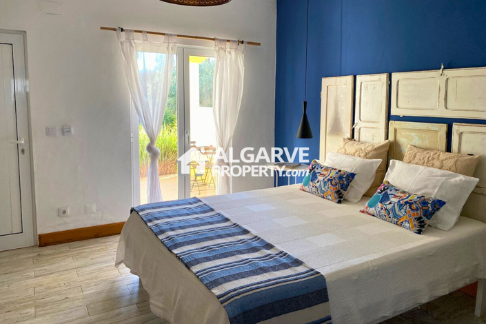 Image No.2-9 Bed Villa for sale