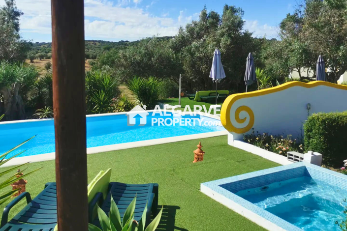 Image No.20-9 Bed Villa for sale