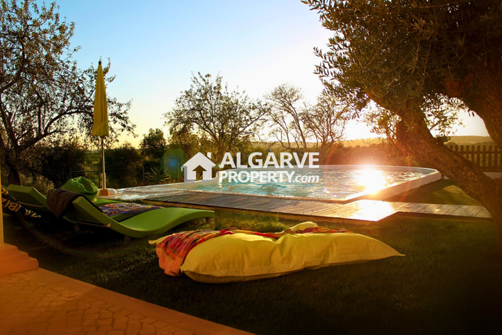 Image No.3-9 Bed Villa for sale