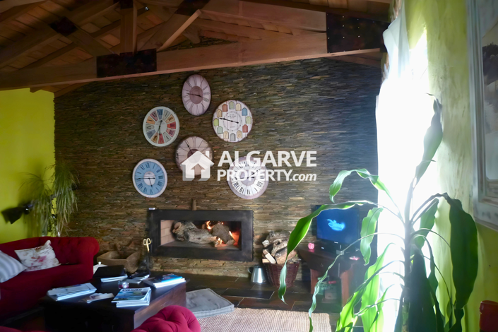 Image No.4-9 Bed Villa for sale