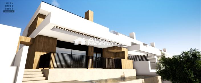 Image No.14-4 Bed Townhouse for sale