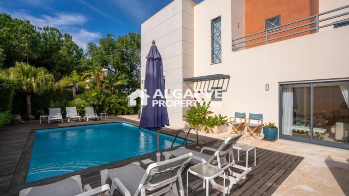 Image No.1-4 Bed Villa for sale