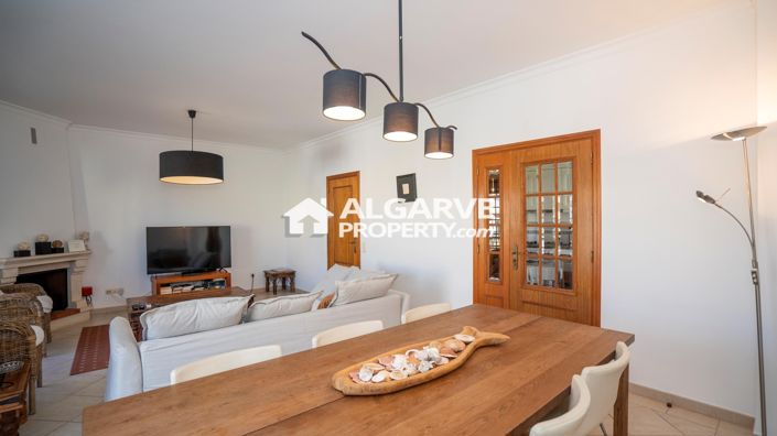 Image No.12-3 Bed Apartment for sale