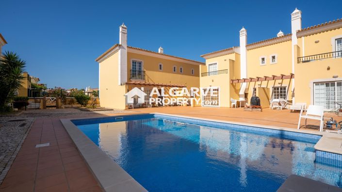 Image No.14-3 Bed Apartment for sale