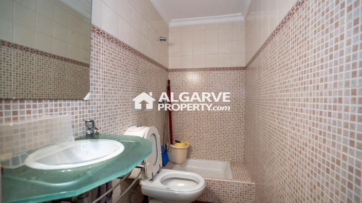 Image No.15-3 Bed Apartment for sale