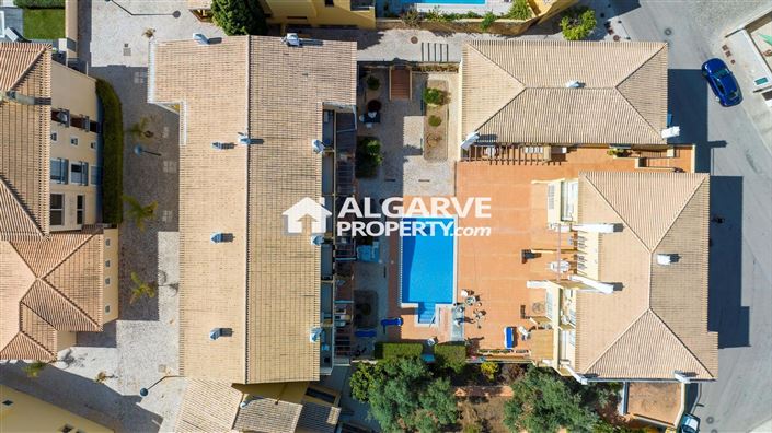 Image No.24-3 Bed Apartment for sale