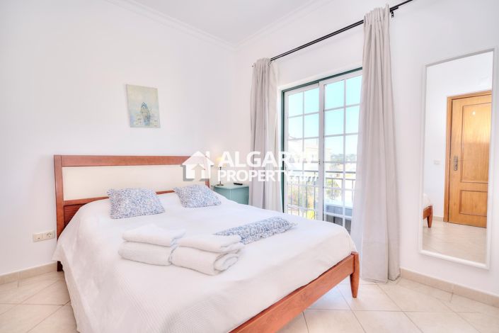 Image No.27-3 Bed Apartment for sale