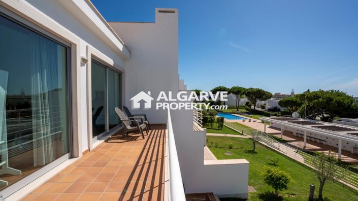 Image No.26-3 Bed Villa for sale